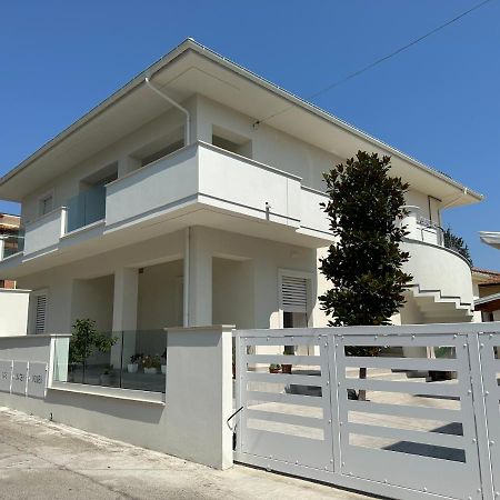 White B&B Pagliare エクステリア 写真
