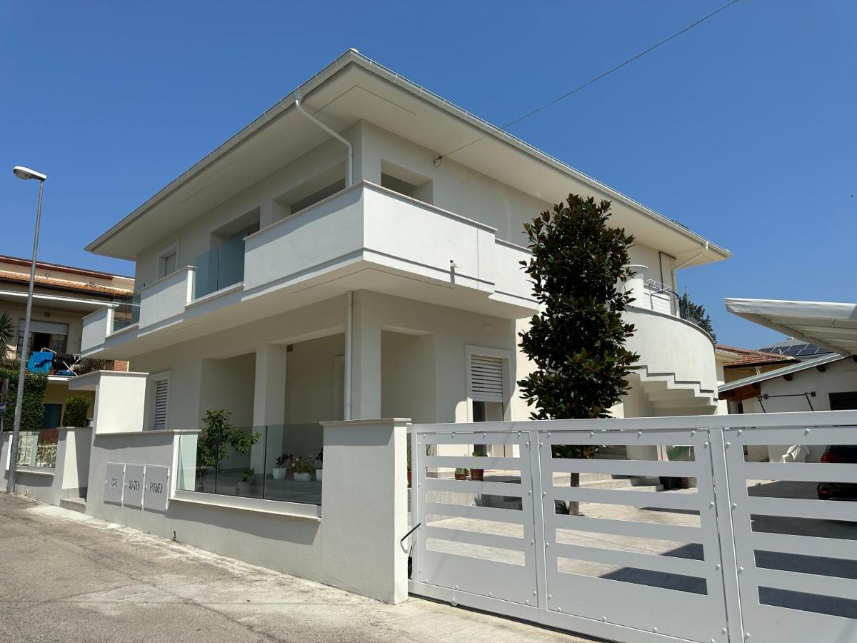White B&B Pagliare エクステリア 写真